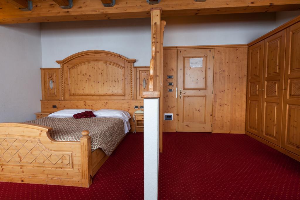 Sporting Hotel パッソ・デル・トナーレ エクステリア 写真
