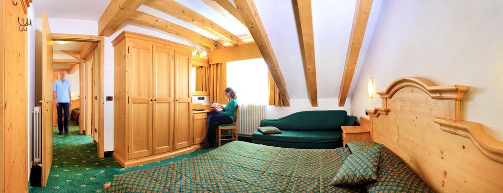 Sporting Hotel パッソ・デル・トナーレ エクステリア 写真