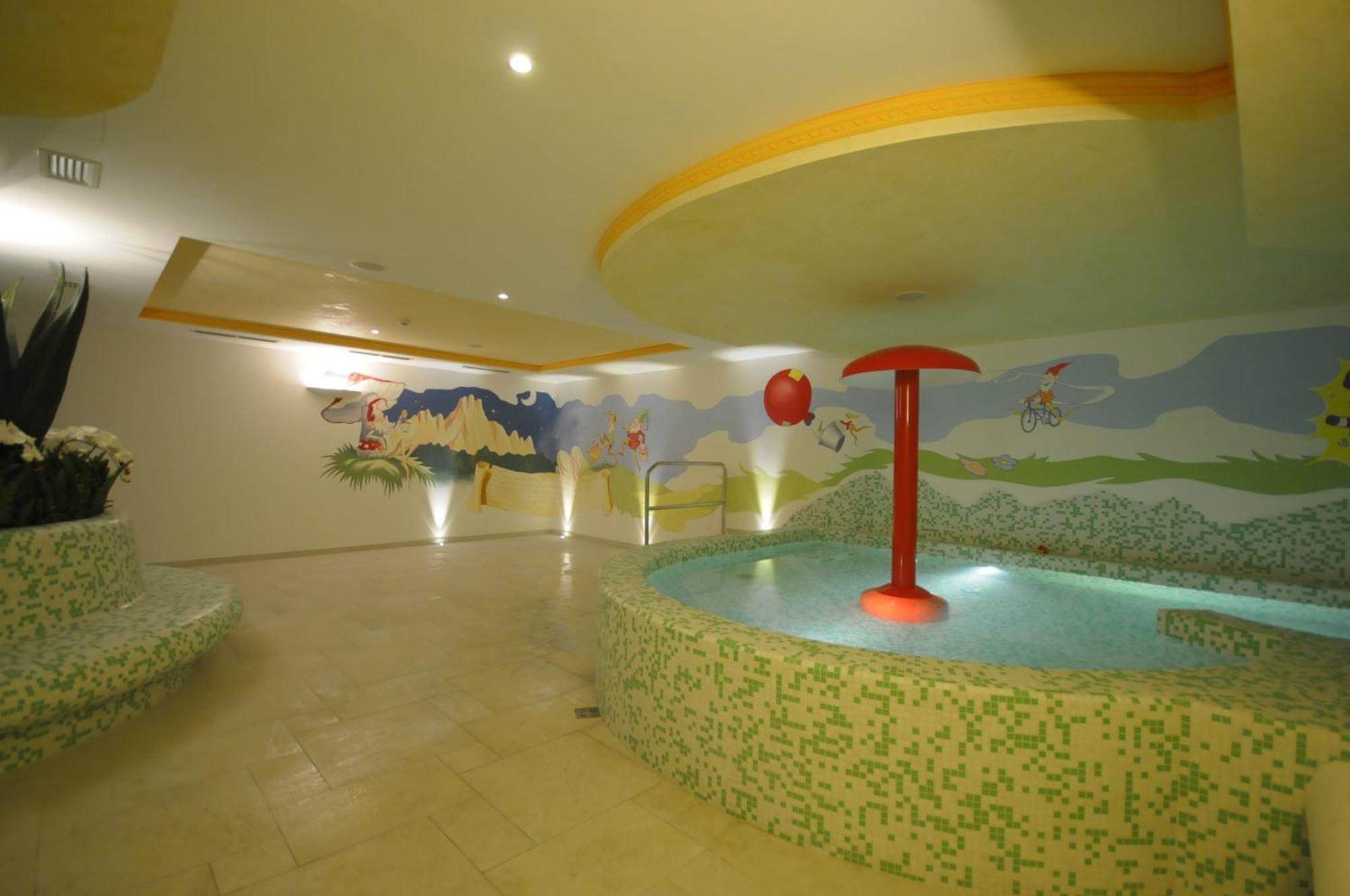 Sporting Hotel パッソ・デル・トナーレ エクステリア 写真